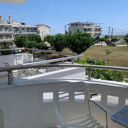Klio Apartments And Studios Neoi Poroi Exterior photo